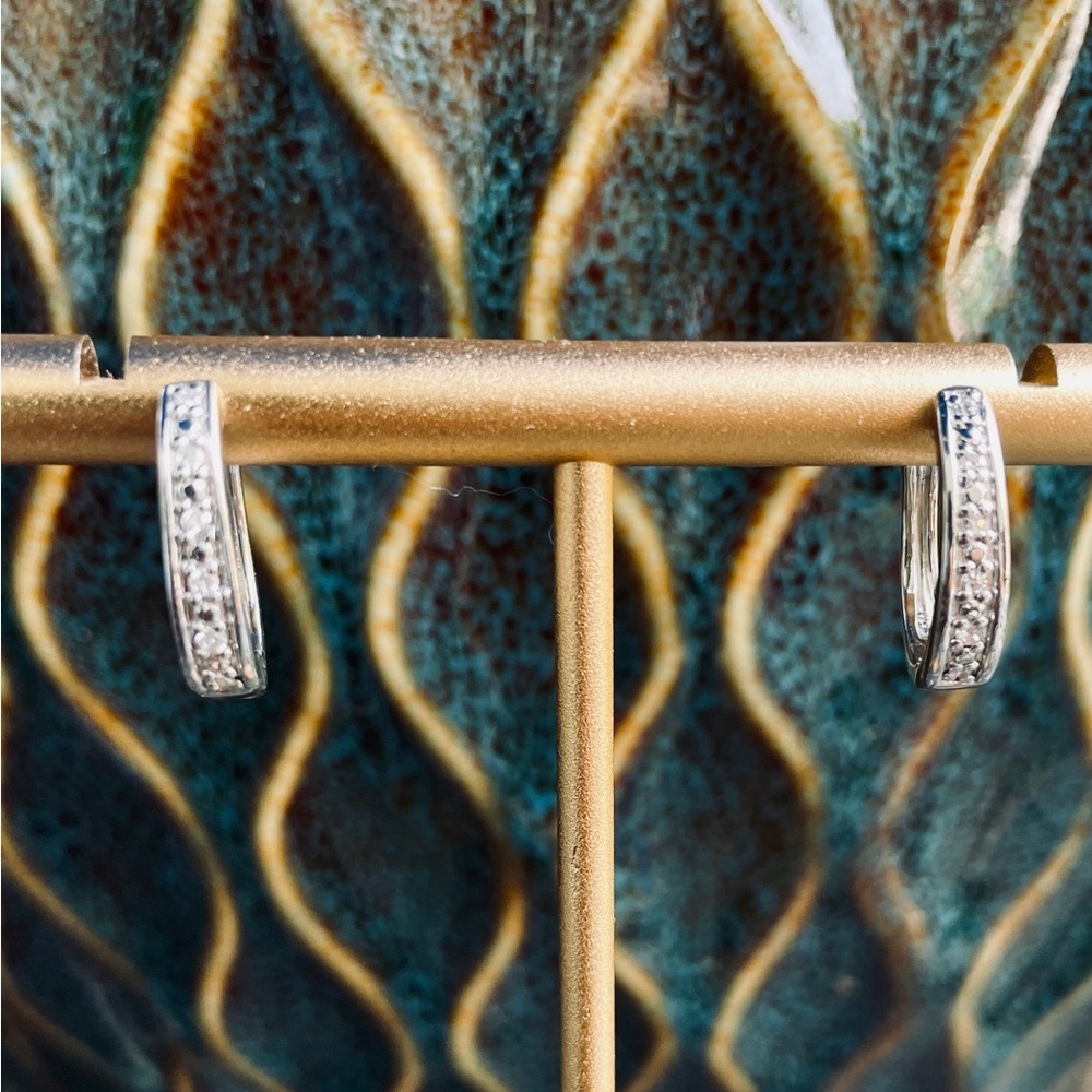 🥰 1/10 ct. t.w. Lab Grown Diamond Hoop Earrings in Sterling Silver. NWB - Picture 2 of 5